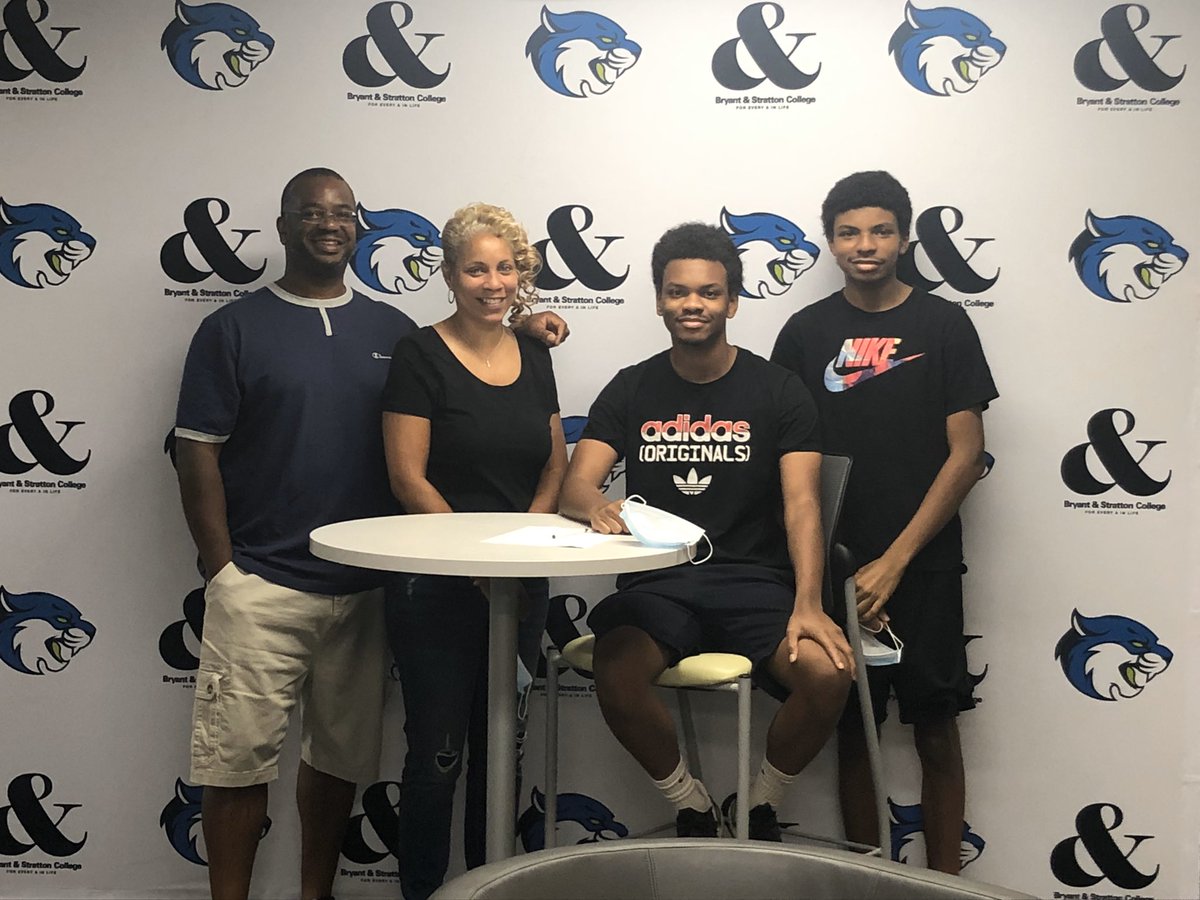 cmdubz10's tweet photo. Very excited to announce that I am continuing my baseball and academic career at Bryant and Stratton college. I want to thank my family, coaches and teammates for helping me along the way. @baseballTBURG @CoachPlata @zblock2 @elahetta33 https://t.co/tR8piIwEZ1