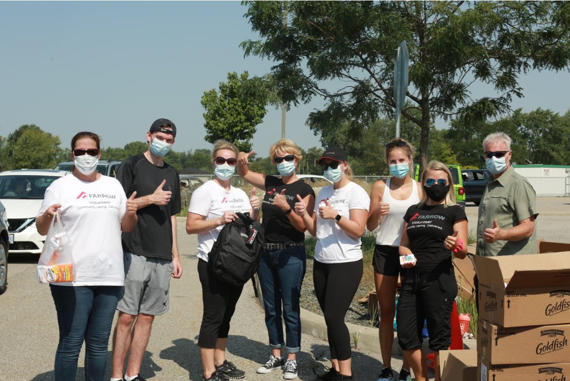 UnitedWayWECK's tweet photo. Incredible support from @FarrowNews today for #BackpacksforSuccess. Not only did @FarrowNews donate over 500 backpacks for children in Windsor-Essex, their team of volunteers did an outstanding job managing and distributing supplies . We are very grateful for your support. ππ https://t.co/pfB2d7SliK