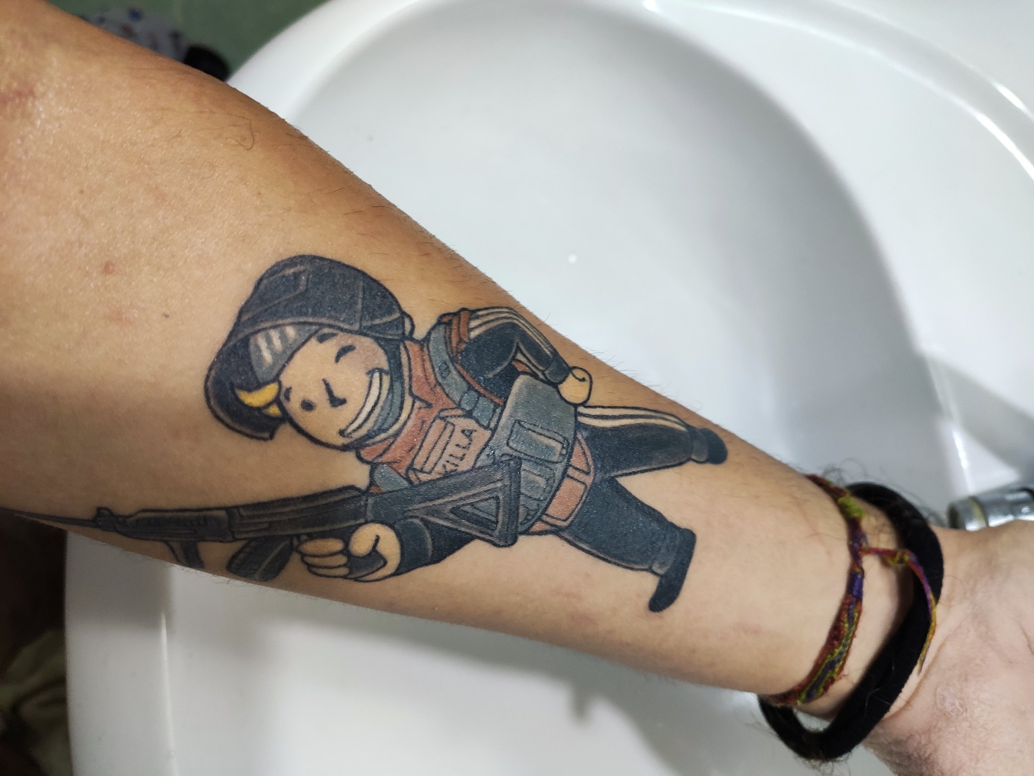el fran on X: "Fallout X Escape From Tarkov Tattoo @bethesda_ESP @BethesdaStudios @bstategames @Pestily @Fallout @ElBiku https://t.co/rMfwlBHqMV" / X