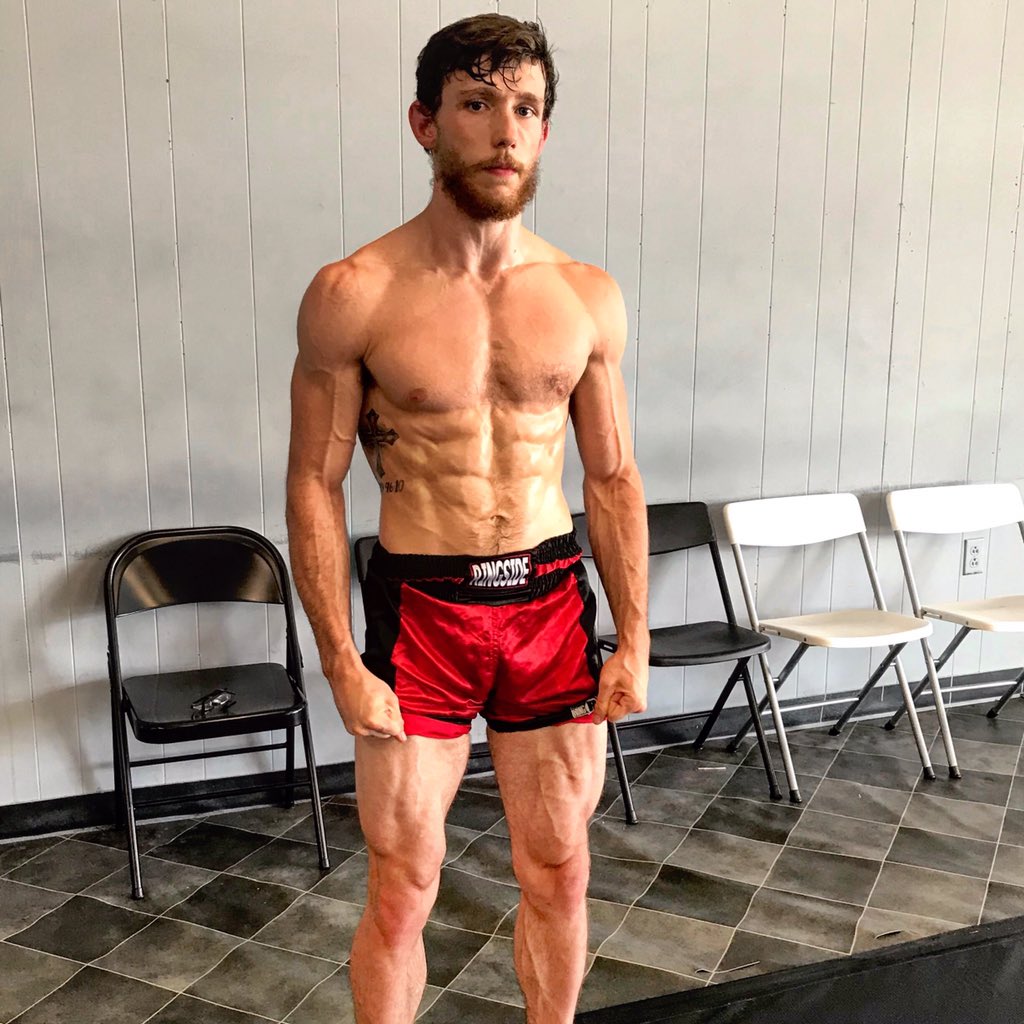 jeromymitchmma's tweet photo. Constantly grinding. Only 16 days until I bring this strap home! #GlorytoGod #TeamMitchellTakeOver #CleanCutKillers #ChampCamp #MMA #MMATwitter #HardestWorkingBantamweight https://t.co/IhLdxBkLdx