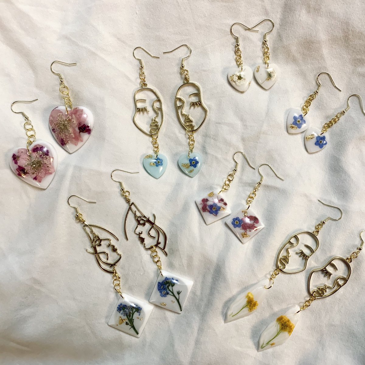 fairyxcass's tweet image. comment ur name if I can I name a pair of earrings after u plz 🥺