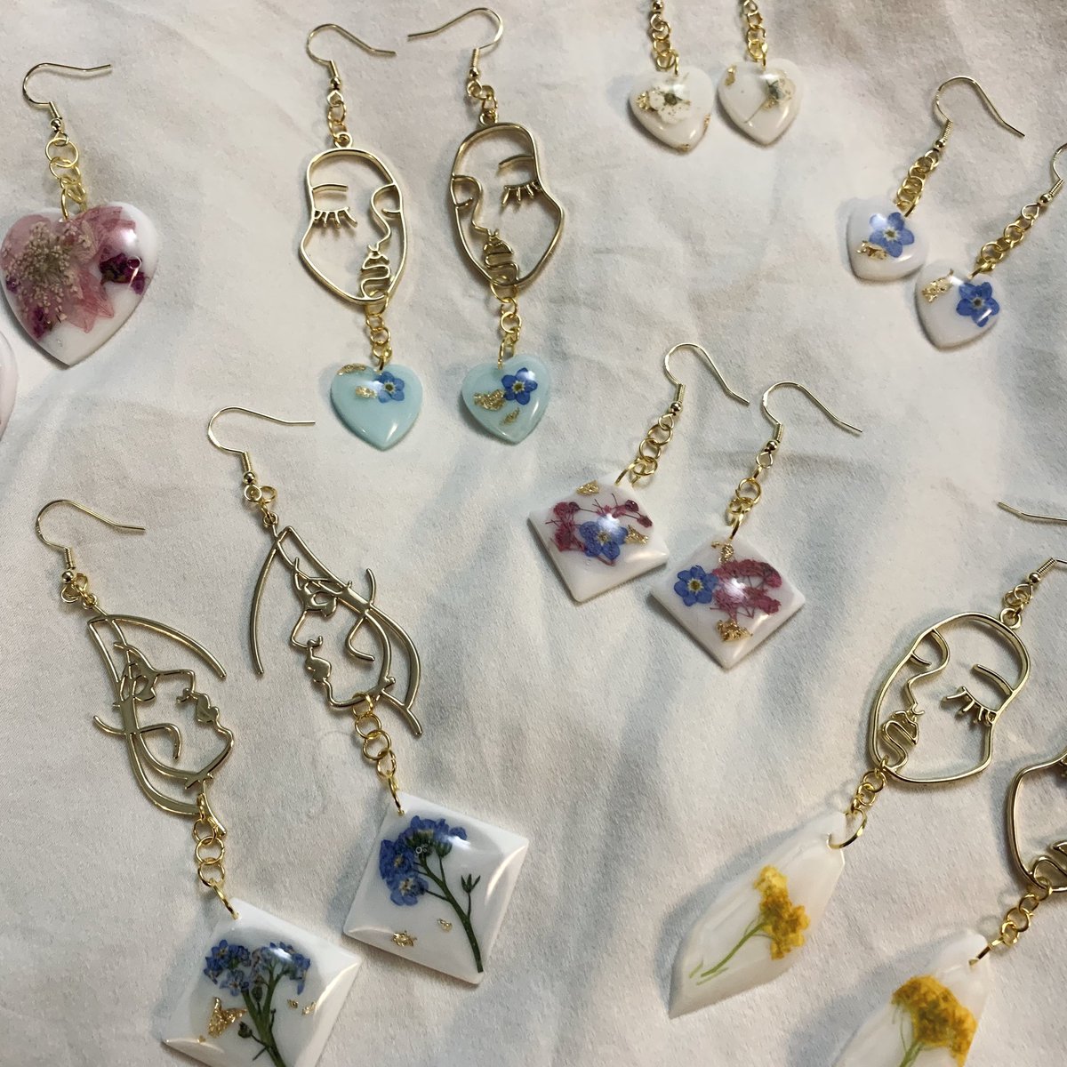 fairyxcass's tweet image. comment ur name if I can I name a pair of earrings after u plz 🥺