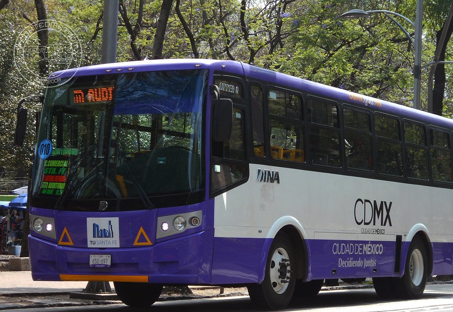 Yunho as la ruta Odontología-Chapultepec del camión morado-Me dejaba afuera de la oficina-Cuando lo ocupo debo de traer todo mi dinero a la mano porque no da cambio-Extrañamente relajante, aunque se llena, todos lo amamos-Mi forma más rápida de llegar a casa-Lo extraño :(