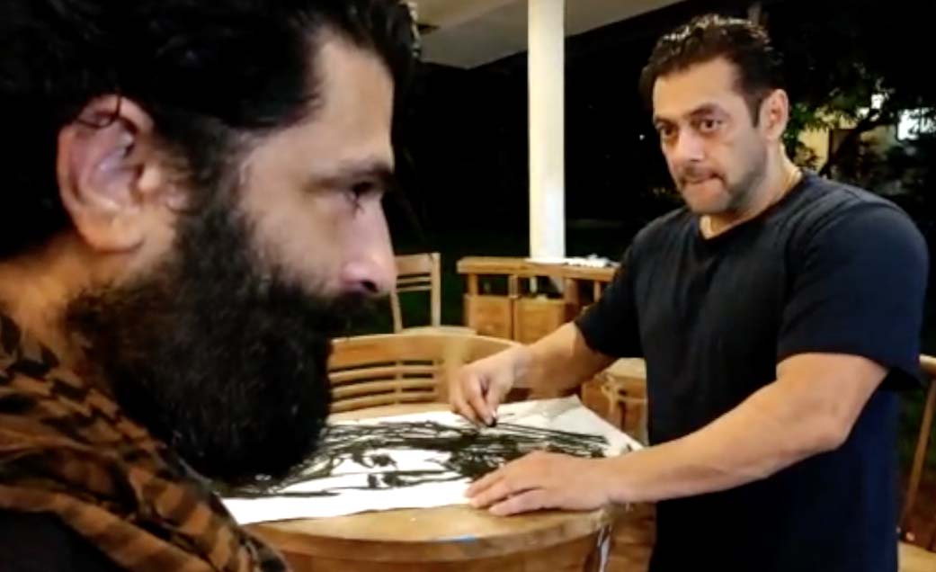 HaiderKhanMe's tweet photo. Getting sketched by none other then bhai @BeingSalmanKhan The best gift of my life , vaise bhee no one ever sketched me ...................... https://t.co/mRAcepyPPt