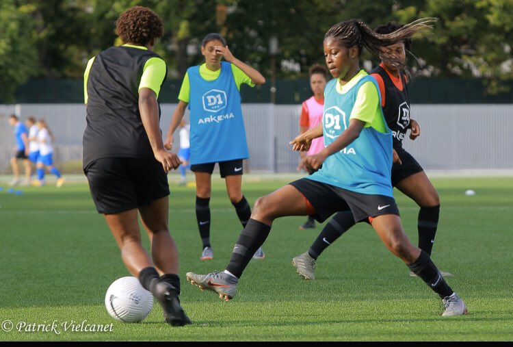 LBatcheba's tweet photo. Nouvelle victoire et nouveau but pour moi avec issy contre St Maur 5-0💪🏾🤝
Je suis prête et hâte de retrouver les pelouses pour la #D1Arkema #BL7 #gpso92issy #footfemht la prépa ⌛️ https://t.co/2HvLvI4avJ