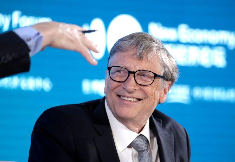 Reuters's tweet photo. Bill Gates' nuclear venture plans reactor to complement solar, wind power boom https://t.co/4cKF6IsKsR https://t.co/YOHjG2LI65