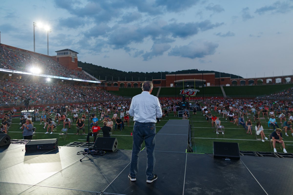 LibertyU's tweet photo. “Last night, I had the privilege of worshipping with our student body. As I looked across the crowd, I was overwhelmed w/ the potential filling that stadium. LU has been in the business of changing lives since the beginning, &amp; now I’m privileged to watch it right in front of me.” https://t.co/B5w2cALCHx