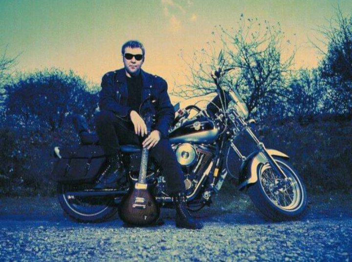 Happy birthday to Alex Lifeson. 