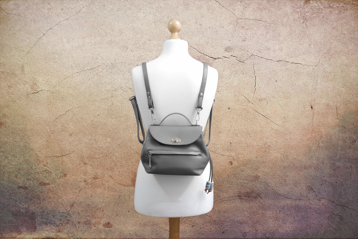 jamaika122's tweet image. etsy.com/listing/810722… #leatherbackpack #handmadebackpack 
I will make this women's backpack for you out of excellent pebble leather