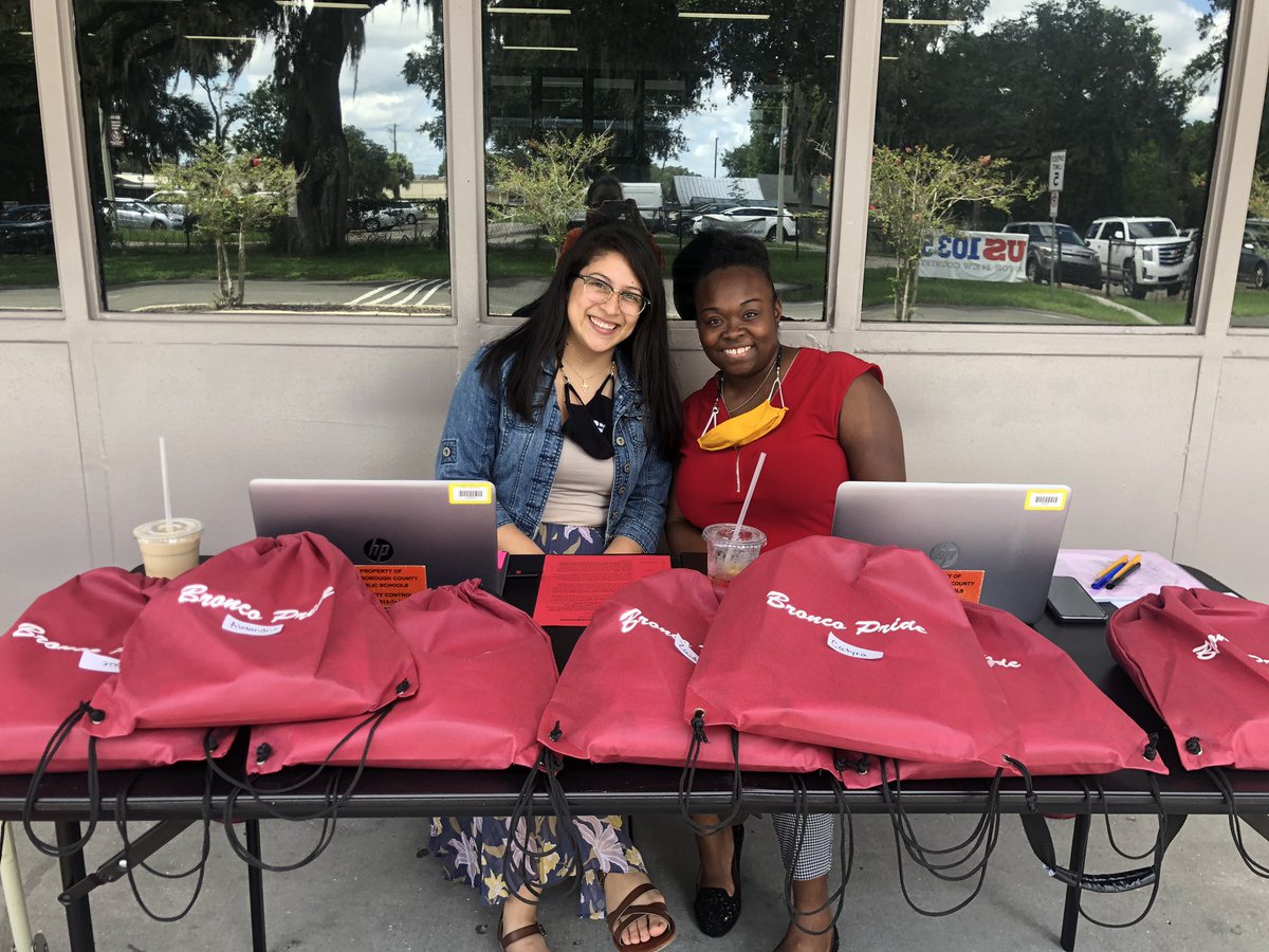 This week has been a rollercoaster as we began teaching our kindergarten elearning class. Today we had the opportunity to meet our students and parents in person as they picked up some extra materials. Their smiles and air hugs were worth it❤️ <a href="/PreshJSimmons/">Precious Simmons 🍎📚</a> #coachesteachk