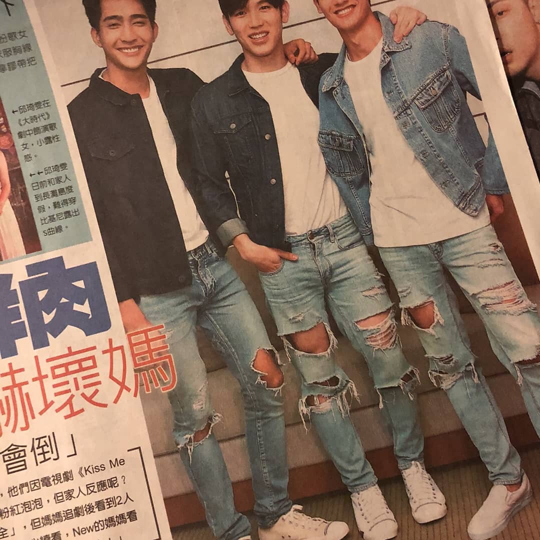 TN_PolcaNation's tweet photo. Couple Jeans 👖
📷ctto
#taynew #newtay #taytawan #newthitipoom #newwiee #tawan_v #polca #polcanation #chaobaan #honey #tawanvihokratana #thitipoomtechaapaikhun #OncePolcaAlwaysPolca
#ActuallyMissingTayNew
#AlwaysHereforTayNew
#เตนิว https://t.co/msIvLkpZoY