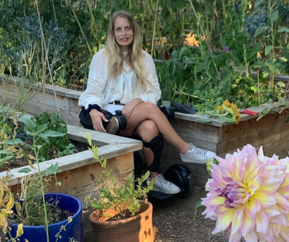 Colette (WHILL Squad member) enjoys an active lifestyle and this is her story! 
"For the longest time, I was adamant that I didn't want to use a mobility device. I purchased one, but it stayed in my garage. It didn't give me the confidence, didn't compliment my style.
1/3