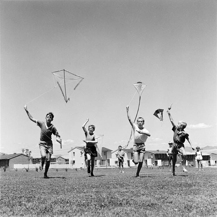 #throwbackthursday

Throwback to 1942 - when kite flying was a popular summer tradition, carry the tradition on with your family this summer!  🪁
.
.
.
#throwback #timelesstradition #kitedrone