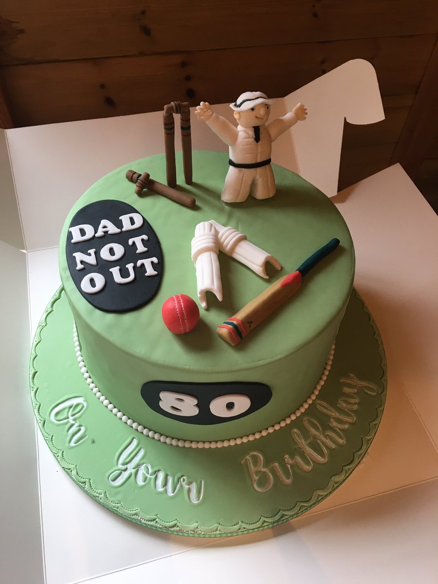 Debbies64's tweet image. A very special cake for a very special man in my life - happy 8️⃣0️⃣th Birthday Dad 💙