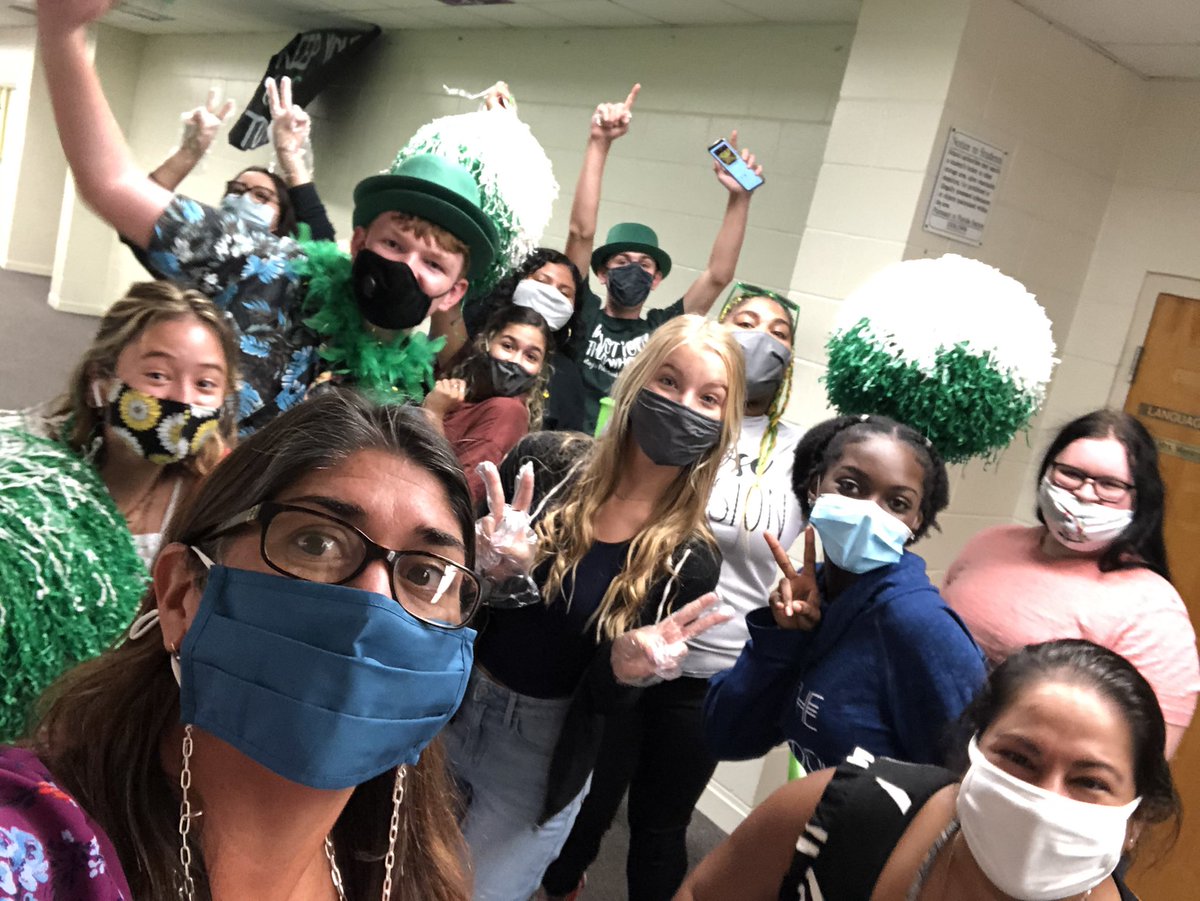 MsPerry_FPC's tweet photo. Thank you @FPCSGA for the extra PayDay!!! Loved seeing the Spirit Patrol in the hallways today!!! #StrongerTogetherFPC #INorOUT https://t.co/5E2npjKXgX