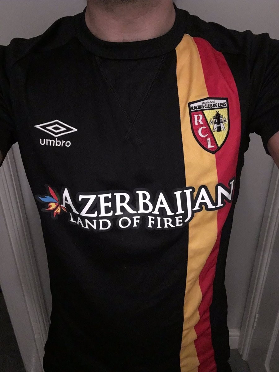 JoesShirts's tweet photo. Just found this @RCLens beauty from @umbro in my kit cupboard 🙌🏼 https://t.co/hhYDwOp76I