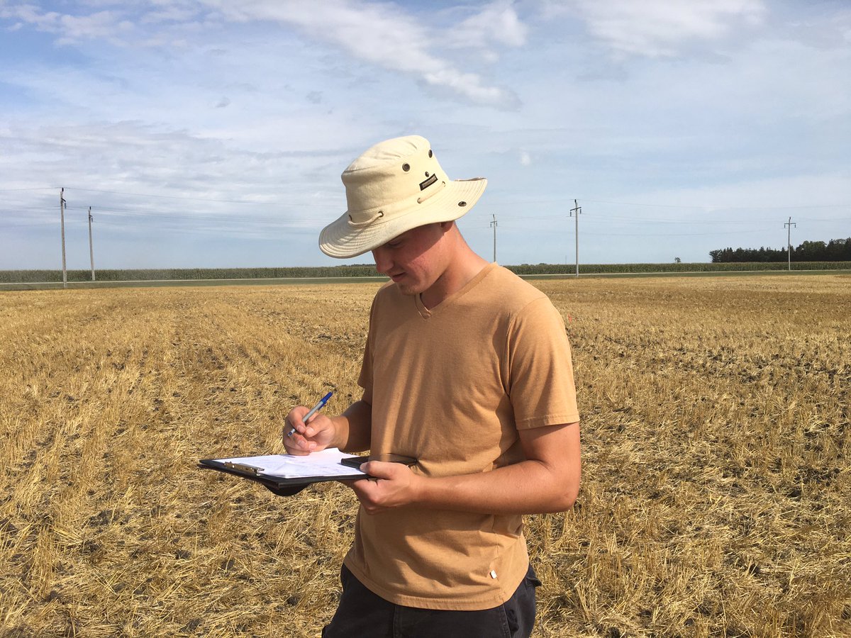 CallumMorrisons's tweet photo. Installing PR2 moisture probes with @DalePennerMB at our on farm cover crop trial @JLangelotz and Kevin Nickel’s farm in Rosenfeld, MB
#covercrop #covercrops #westcdnag #CdnAg #prairiecovercrop #mbag #skag #saskag #abag #AgTwitter #agriculture https://t.co/MNleQ32ZjY