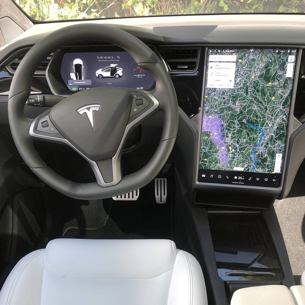 Autogefühl on X: Do you like the minimalistic Tesla interior design? Check  out our full driving review of the Tesla Model X Performance 😎 #ad  #anzeige #modex #teslamodelx #modelxperformance #tesla #teslamodel3  #teslamodels #