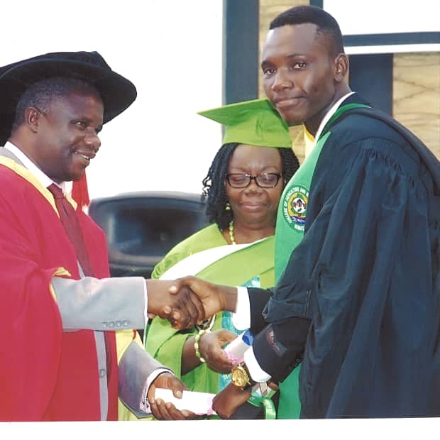 ManuelControl's tweet image. The Kwame Nkrumah University of Science and Technology, Kumasi- Ghana are by this communique informed all 2020 graduands that its 54th Congregation will be held on 18th and 19th of September 2020 (virtual) due to the Corona virus.
#proudteknokrat#
#proudcontinental#
#KNUST#