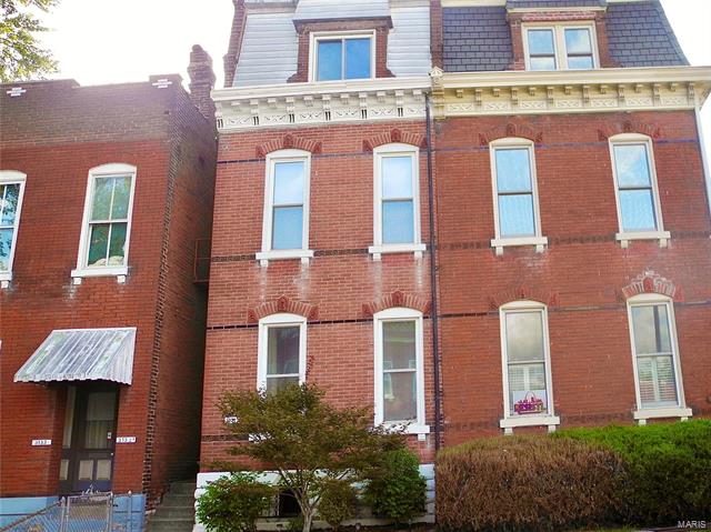 RemaxStLouisMO's tweet photo. Check out our newest listing in #SaintLouis! Tell us what you think!  #realestate https://t.co/2iPrgcf272 https://t.co/9Js2yHIR9W