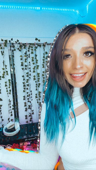 I hope your day is filled with happiness 🌈🌻 https://t.co/p2bBkqdcfI<a href="/tag/taylorswift"class="tags"><span>#taylorswift</span></a><a href="/tag/newmusic"class="tags"><span>#newmusic</span></a><a href="/tag/swiftie"class="tags"><span>#swiftie</span></a><a href="/tag/ts11"class="tags"><span>#ts11</span></a><a href="/tag/taylor"class="tags"><span>#taylor</span></a>