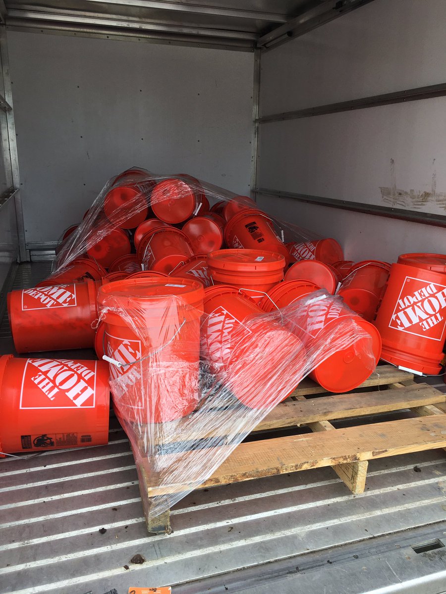 JacobCurtis_HD's tweet photo. #HD0803 Preparing diaster relief buckets to send off to hurricane victims π§‘ Showed up at our sister store #HD0804 and the pallet had fallen in the truck. Pete D21 DS there was happy to assist! One Team, One Dream πͺπ§‘π #GivingBack @misshd03 @RyanHallTHD804 @BoutwellRickie https://t.co/rNRiSUMwXu
