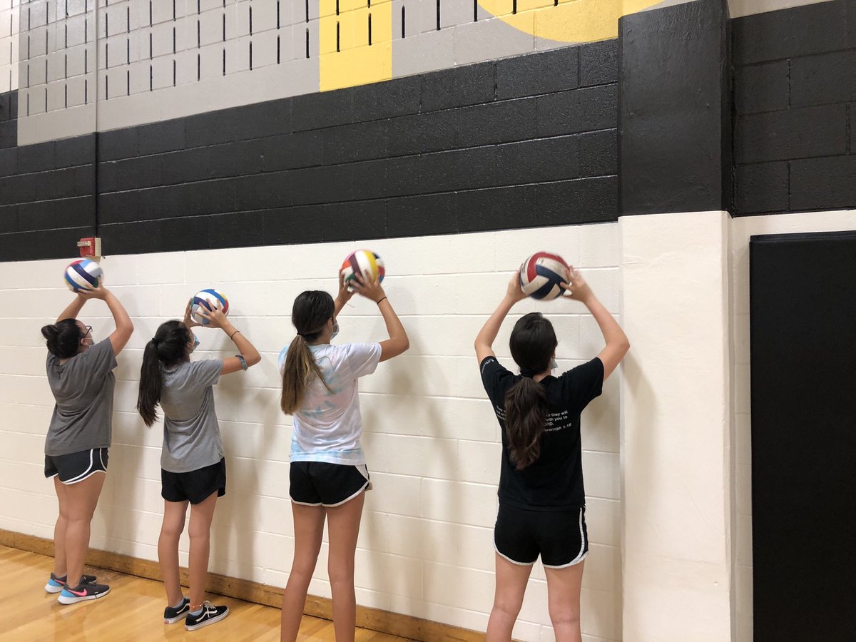 Lady_Leopards's tweet photo. Lady Leopards hard at work! ⁦@LISDsports⁩ https://t.co/7jjiwZIEOw