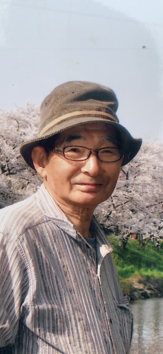 An2Ig0's tweet photo. おじいちゃんが居なくなってしまいました。
合田敏夫（ごうだ　としお）
84歳　176cm
2020年8月25日に仙台駅に向かってから行方不明になっております。写真と同じ帽子と青地のチェックのシャツを着ております。宮城県警には連絡済みです。どんな些細な情報でも構いません。ご協力お願いします。 https://t.co/dl44WjrB4b