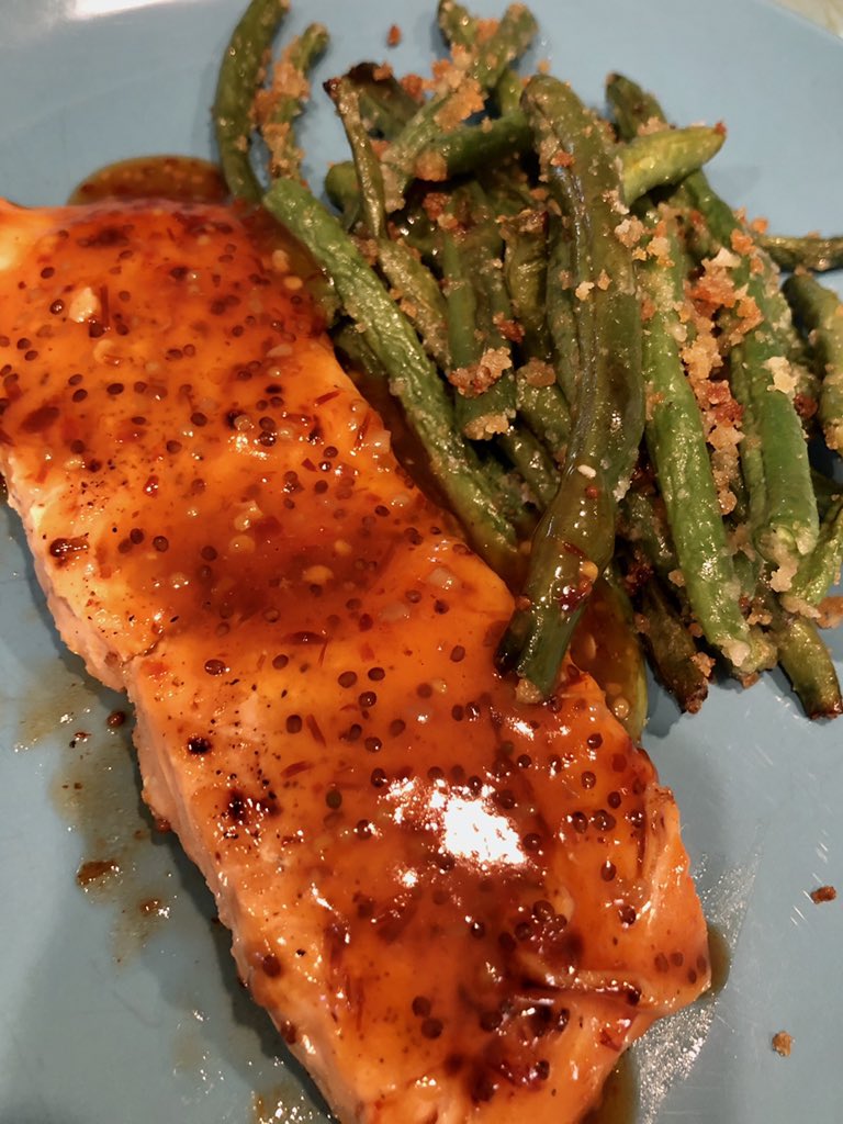 jdcelander's tweet photo. @chrissyteigen best salmon I’ve ever made and it was stupid easy! Thanks for sharing your recipe. And, thanks to you and Luna both for the wonderful demo! 😋 https://t.co/NQaIezGO7v