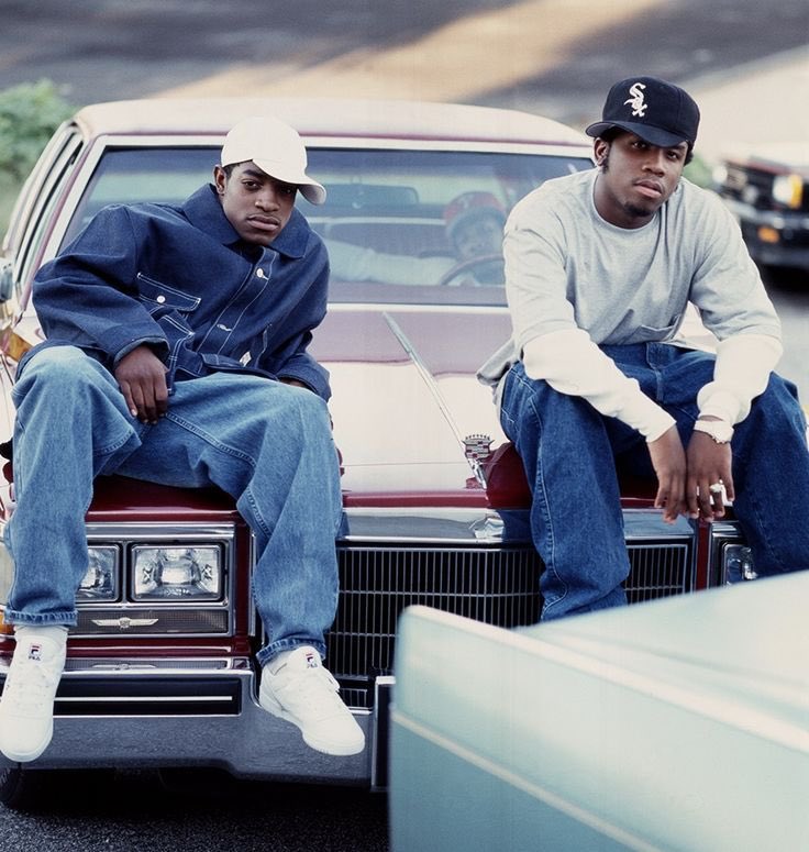 𝗧𝘄𝗼 𝗗𝗼𝗽𝗲 𝗕𝗼𝘆𝘇 (𝗜𝗻 𝗔 𝗖𝗮𝗱𝗶𝗹𝗹𝗮𝗰)OutKast were known as black dog and black wolf in HS bc they were dominant MCs. This track proved that nothing changed.“Every time I rhyme for y’all, I’m looking to prove a point...” Big Boi says in the 1st verse.
