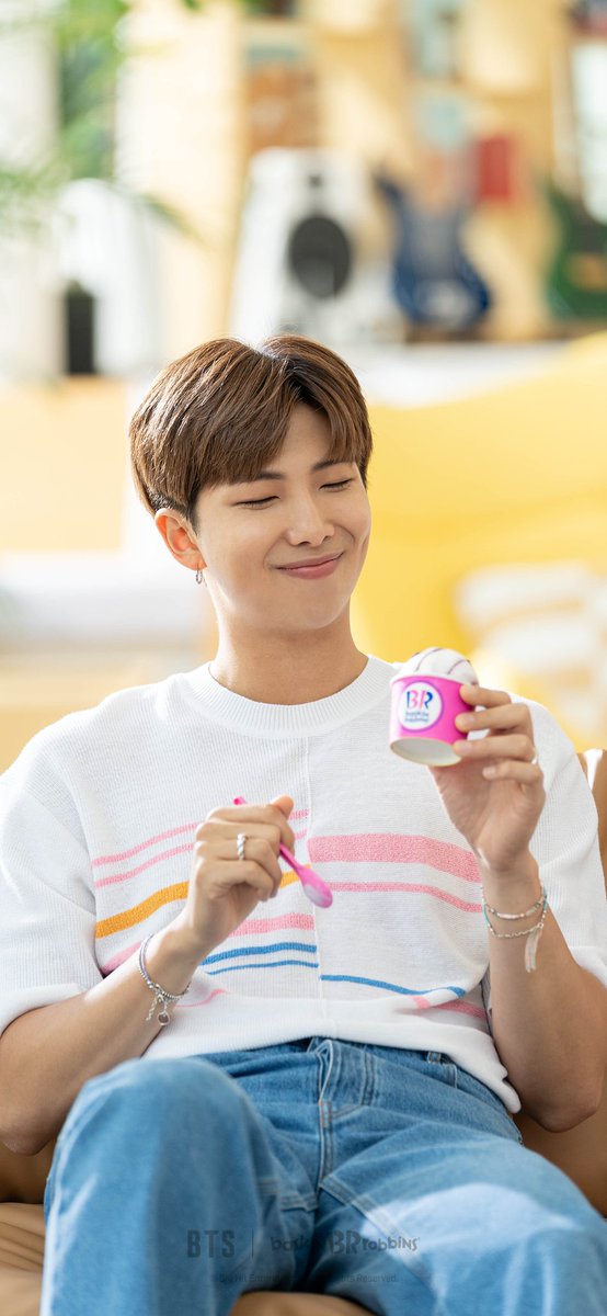 [UPDATE]Baskin-Robbins Korea posts mobile wallpapers with BTS Download here: http://naver.me/FpVlWWgK  #RM &  #Jin