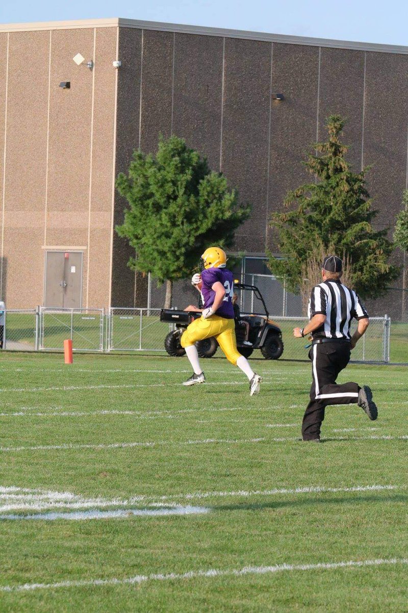 kblu54's tweet photo. #TBT first-ever HS football game for our 2021 seniors! They defeated Monroe 36-0 in a precursor to a great season! @MasonKirchberg ran for 199 yds &amp; 3 TD, @finley_gabe had a sack and Bennett Girten returned a fumble for TD! Great memories! @Grundahls6 @GrundahlTrace https://t.co/QWyEIZBLhc