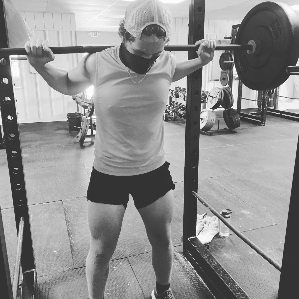 CT_Barbell_Club's tweet photo. The mind muscle connection is 🔑. The baby quad father felt his squat was tilting and took steps to fix it. This is why we are #BuiltDifferent ! #FearTheFarm https://t.co/yArG4k0BNW