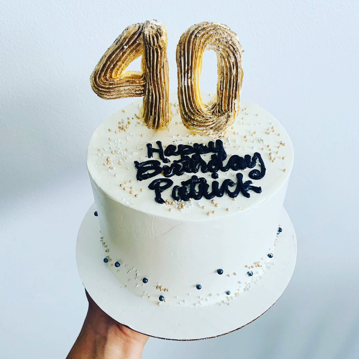 Wishing one our special customers a very happy 40th birthday! Glad we could deliver the bacos, paella and cake so you could celebrate at home with your family. Thank you @miskichicago bakery for baking this gorgeous cake.