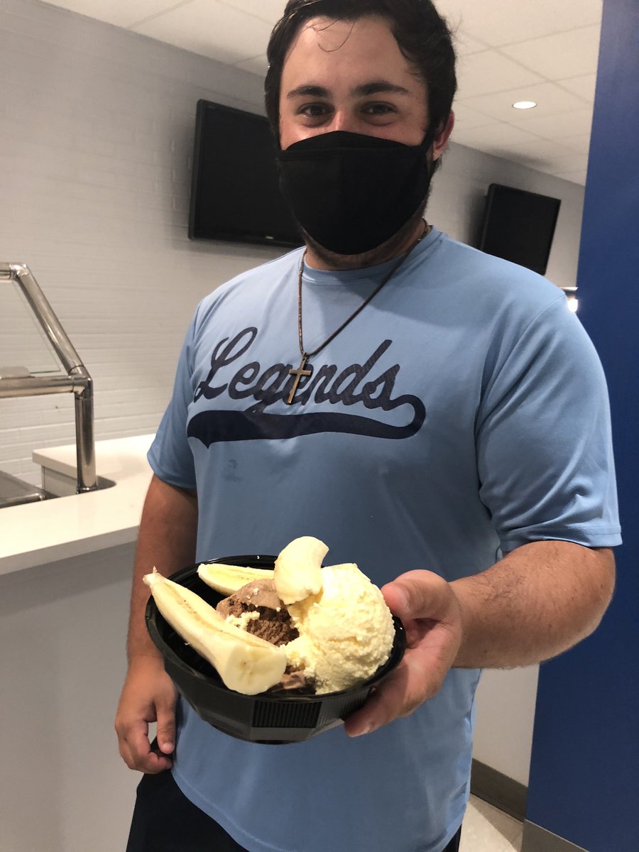 QCSGill's tweet photo. Bingo and Ice Cream from @CSC_SGA @CSC1853 best night ever https://t.co/ws2pIwNeTT