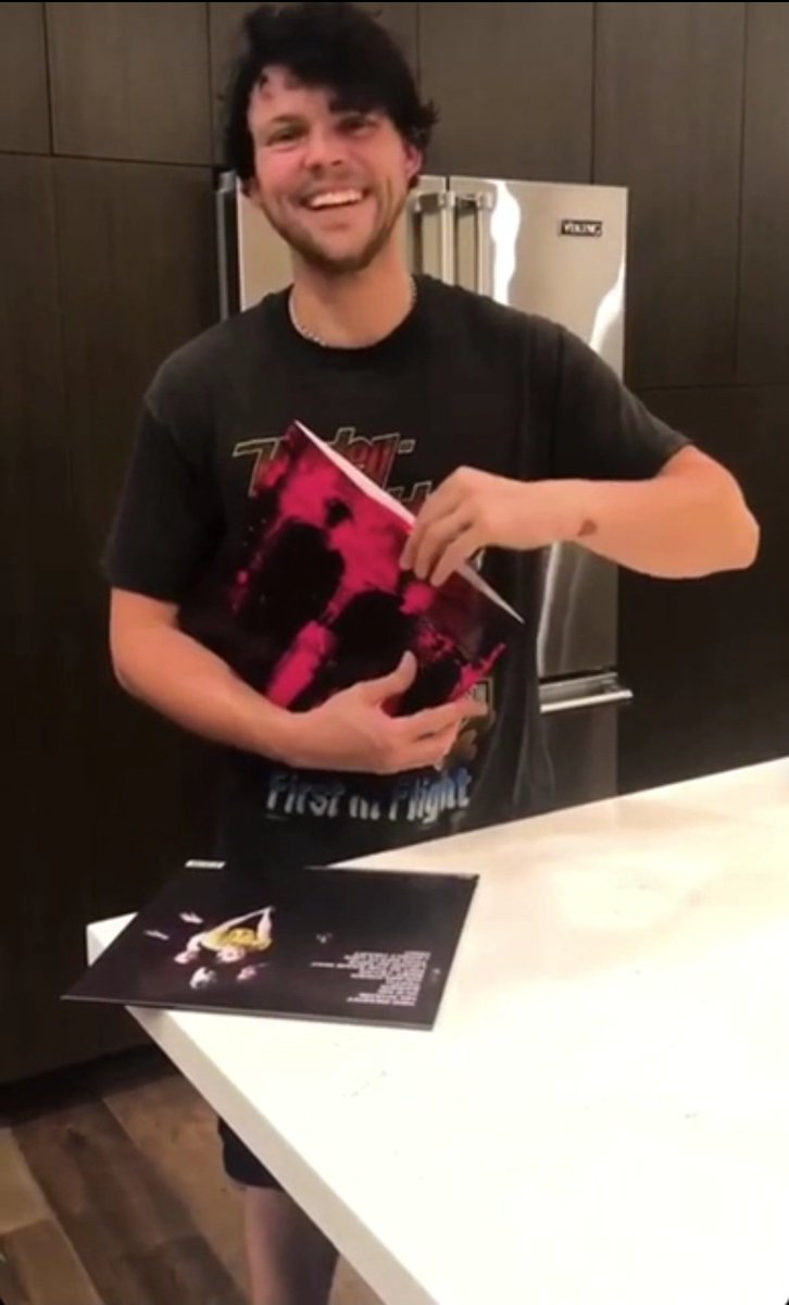 's tweet image. Say I if you miss Ashton 😭