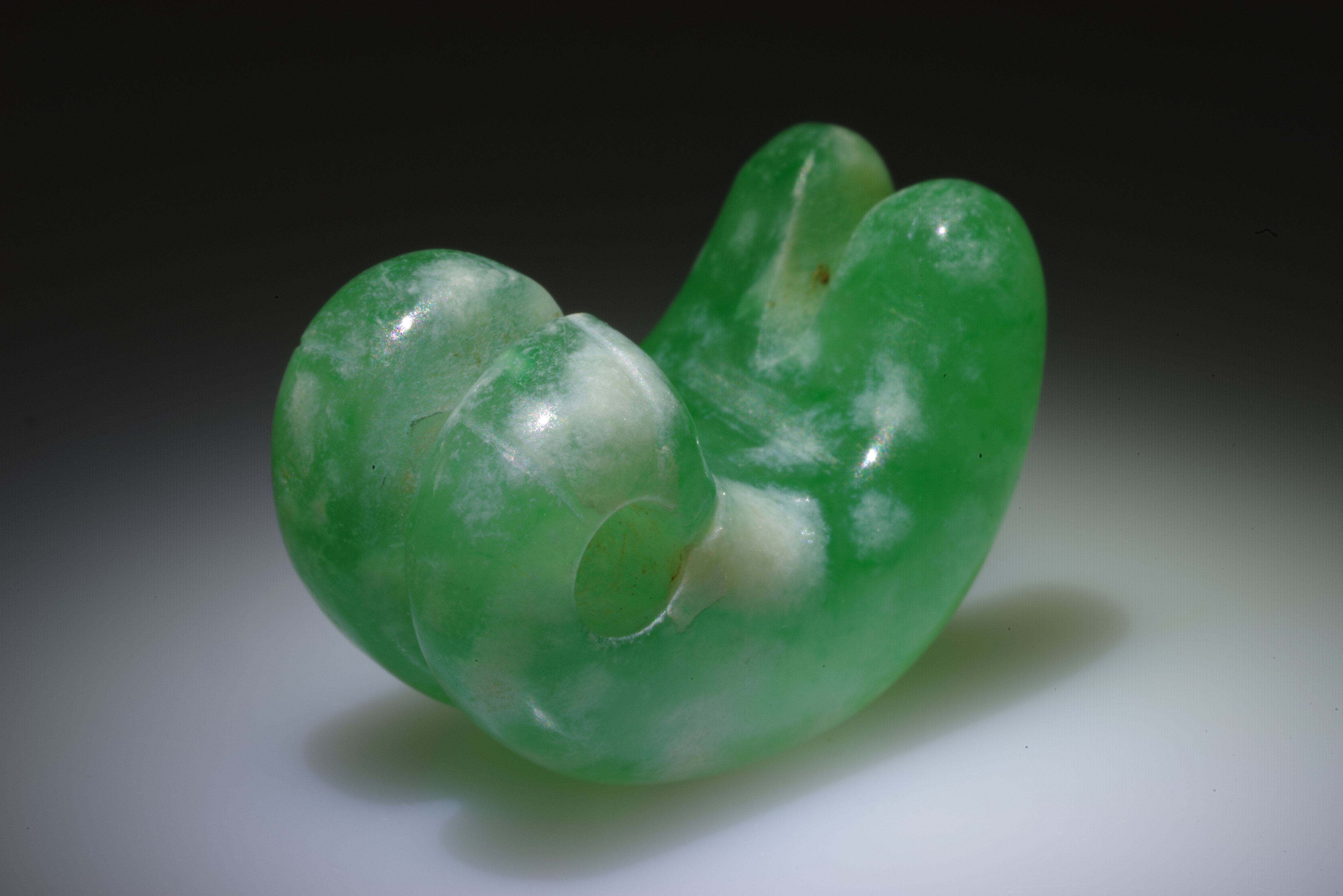 古墳時代前期　合わせ勾玉　翡翠　飛騨翡翠　碧玉　出土品。 九州国立博物館 على X: 