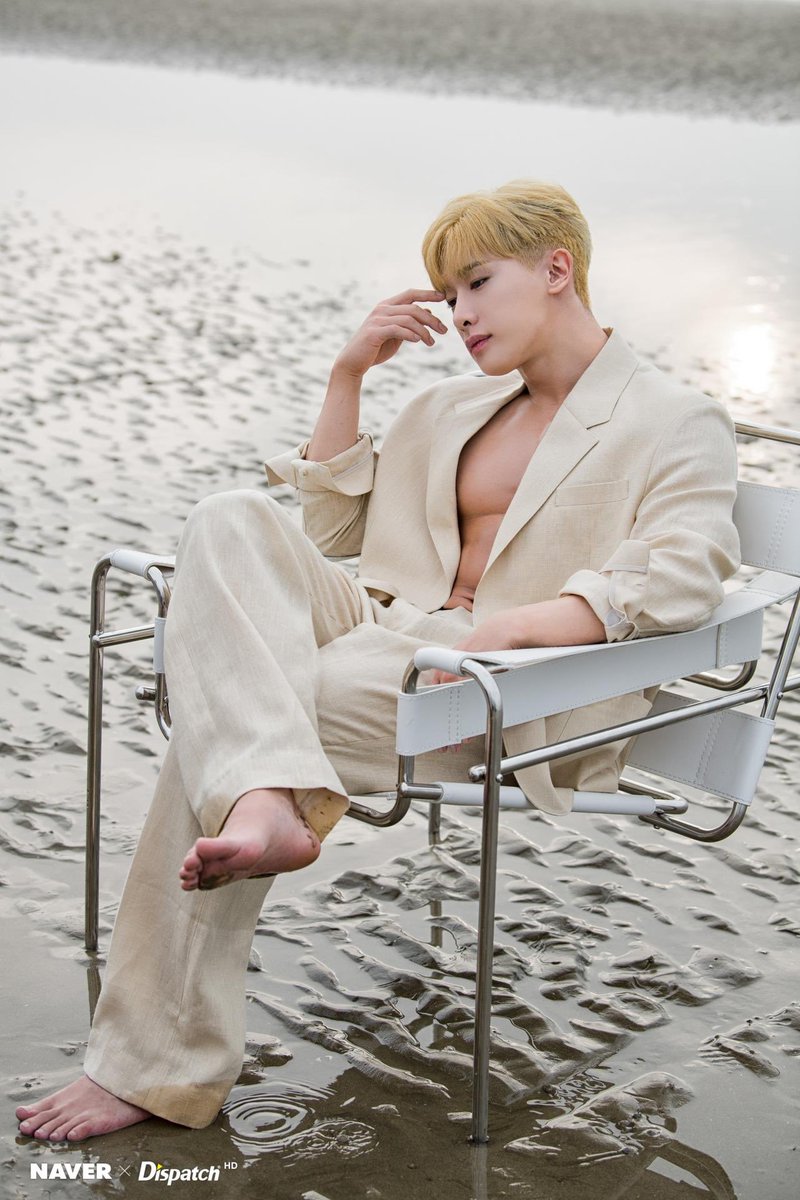WONHO_GLOBAL's tweet photo. [PHOTOSHOOT]

DISPATCH exclusive photos 1/3

#원호 #WONHO #Love_Synonym
@official__wonho @official_WH_jp https://t.co/jgySd8inNF