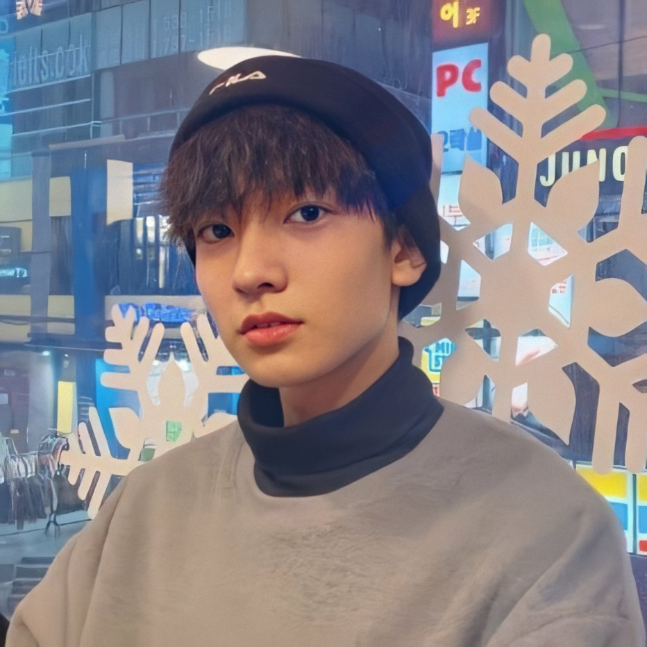 stan_lh's tweet photo. Heeseung predebut https://t.co/3ylKZMJrJM