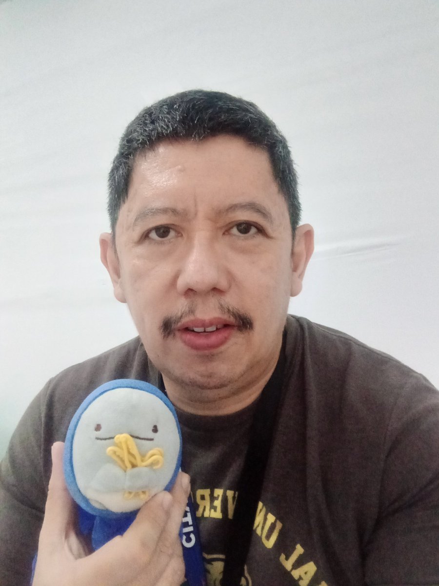 This is my dad.He loved coffee, his work and his family.He died this morning and his hazard pay for will only amount to php 500.He died for that money to give his family a good life.He hasn't received a cent of it since march.Remember my father.