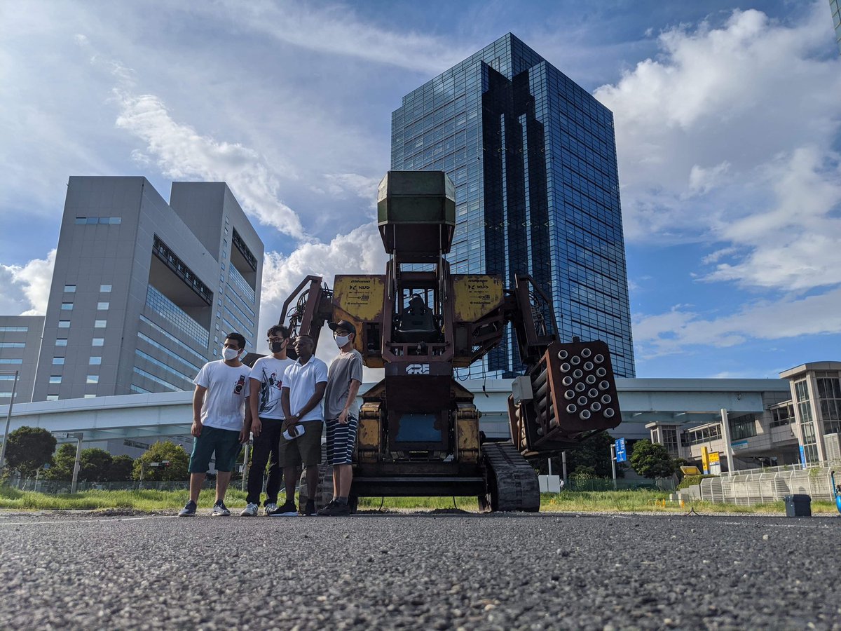 昨日はお台場でYouTubeの撮影を行いました。炎天下でご協力頂きました皆様に感謝です。本当に暑かった。
YouTubeは9月頃にアップされますので、そちらもお楽しみに。

それでは週末の金曜のお仕事も頑張りましょう！
#4RE #MegaBots
 
mikasa-med.co.jp/feature/p236/