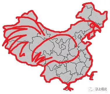 Dinastiachip's tweet photo. El mapa de China tiene forma de gallo. Por ello, hay un punto en el centro que es conocido como el "corazón del gallo".

Es una montaña con dicho nombre en la confluencia de tres territorios: Chongqing, Henan y Hubei. Desde 1996 hay una placa que marca la frontera y el "corazón". https://t.co/kadMwFAeYY