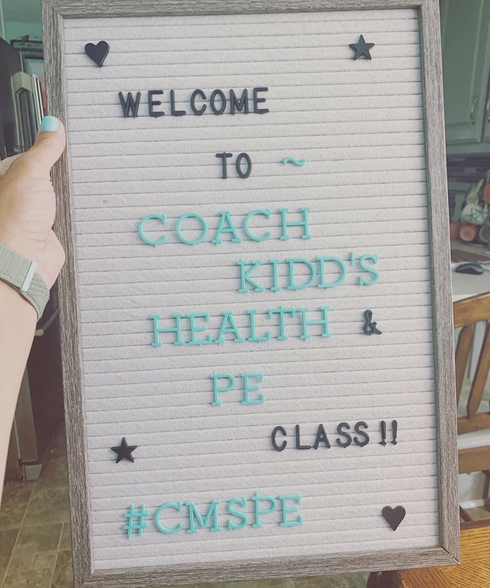RandiKidd0812's tweet photo. And so begins virtual school year 2020.. Health and PE may look different this school year, but at least we have some pretty shiny floors to come back to whenever that may be!! 🤩#cmspe #cougarsrock #NNPSProud https://t.co/PmznlozI2R