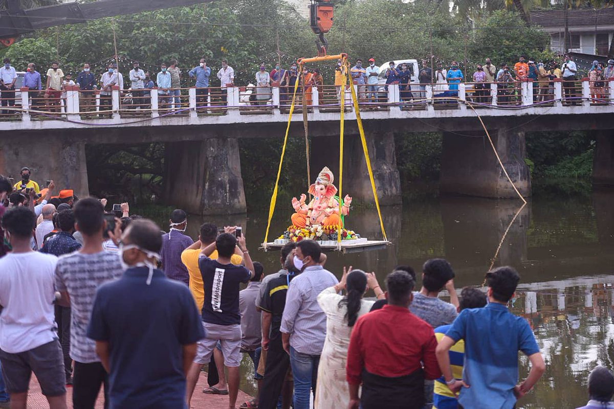 Mapusa sarvajanik Ganpati visarjan last evening!

#mapusa #ganpati #mapusaganesh #GaneshChaturthi #chaturthi #matoli #ganesha #ganeshaidol #ganeshashopping #panjim #panaji #goa #india #indianfestivals #goafestivals #goanfestivals #festivalsofgoa #ganesh #ganpati