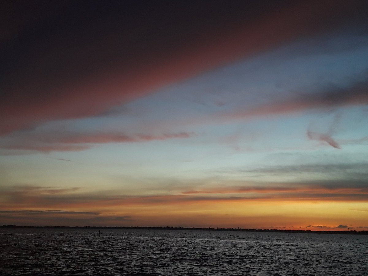 Tonight's sunset. #dogsonboats #liveaboard #livingaboard #sunset #DogsofTwittter #pawventures