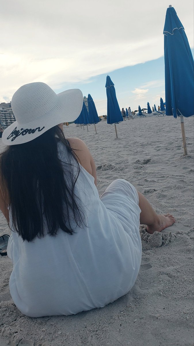 amandacuba19's tweet photo. Where the sea and the sky meet.
.
.
.
#playa #beach #marcoisland #unitedstates #sea #mar #photography #nature #love #ocean #instagood #landscapes #happy #minivacations #relax #moments 🌊 https://t.co/YqapJTHiKx