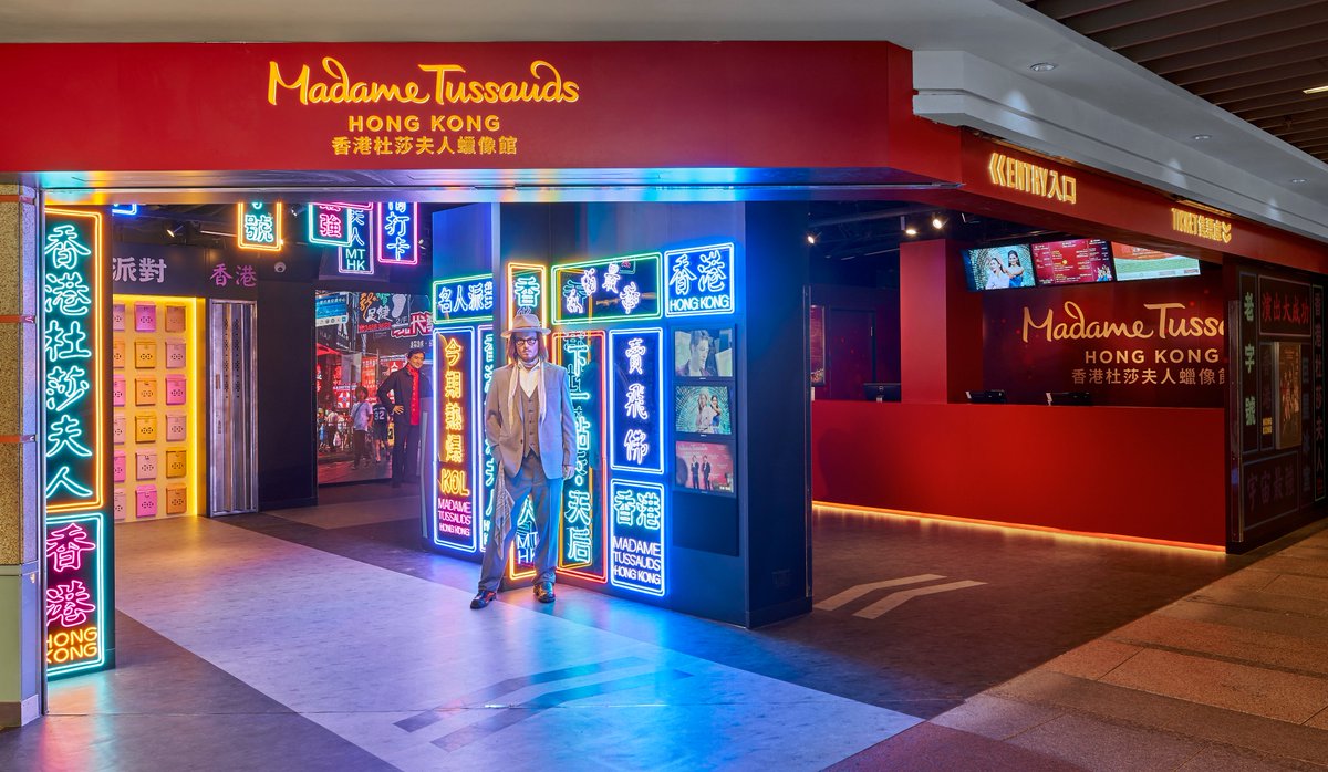 TussaudsHK's tweet photo. #newlook Not only brand new βMusic zoneβ, we also have a new admission with neon lights, one of Hong Kong signatures this year. πDonβt miss your chance to take a picture when you come. π€©πΈ
πΈ: Studio Cassells
#MadameTussaudsHongKong #thepeak #CheckOutPoint #madametussauds https://t.co/gy6NWuaPLV