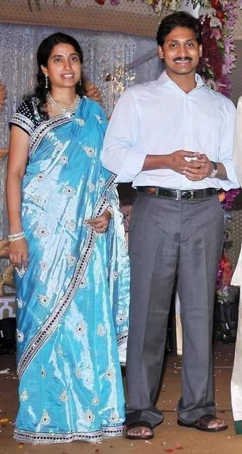 Sushanth Reddy (@prasanthjrg) on Twitter photo పార్వతీపరమేశ్వరుల లాంటి అన్నావదినలకు వివాహ వార్షికోత్సవ శుభాకాంక్షలు...<a href="/ysjagan/">YS Jagan Mohan Reddy</a> @BharatiReddy151 పార్వతీపరమేశ్వరుల లాంటి అన్నావదినలకు వివాహ వార్షికోత్సవ శుభాకాంక్షలు...<a href="/ysjagan/">YS Jagan Mohan Reddy</a> @BharatiReddy151