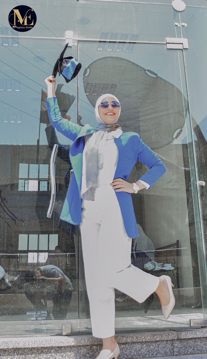 Omniiiiaaa's tweet photo. Officially graduated 👩🏻‍🎓👷🏻‍♀️♥️ https://t.co/iUOzSm4EdO