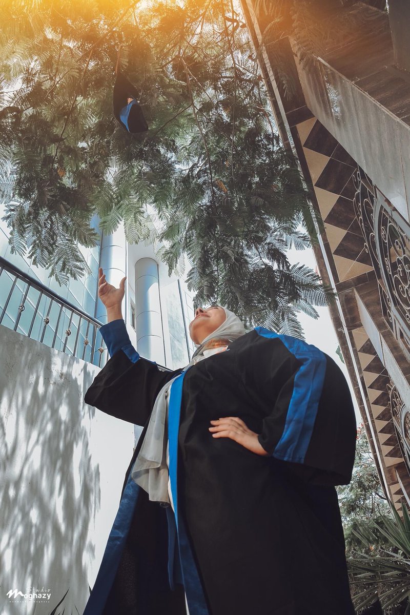 Omniiiiaaa's tweet photo. Officially graduated 👩🏻‍🎓👷🏻‍♀️♥️ https://t.co/iUOzSm4EdO